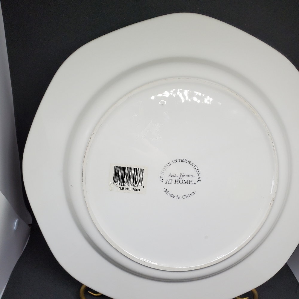 At Home International Holiday Plate Winter Snowmen Reindeer ~Pre-Owned - Picture 7 of 10